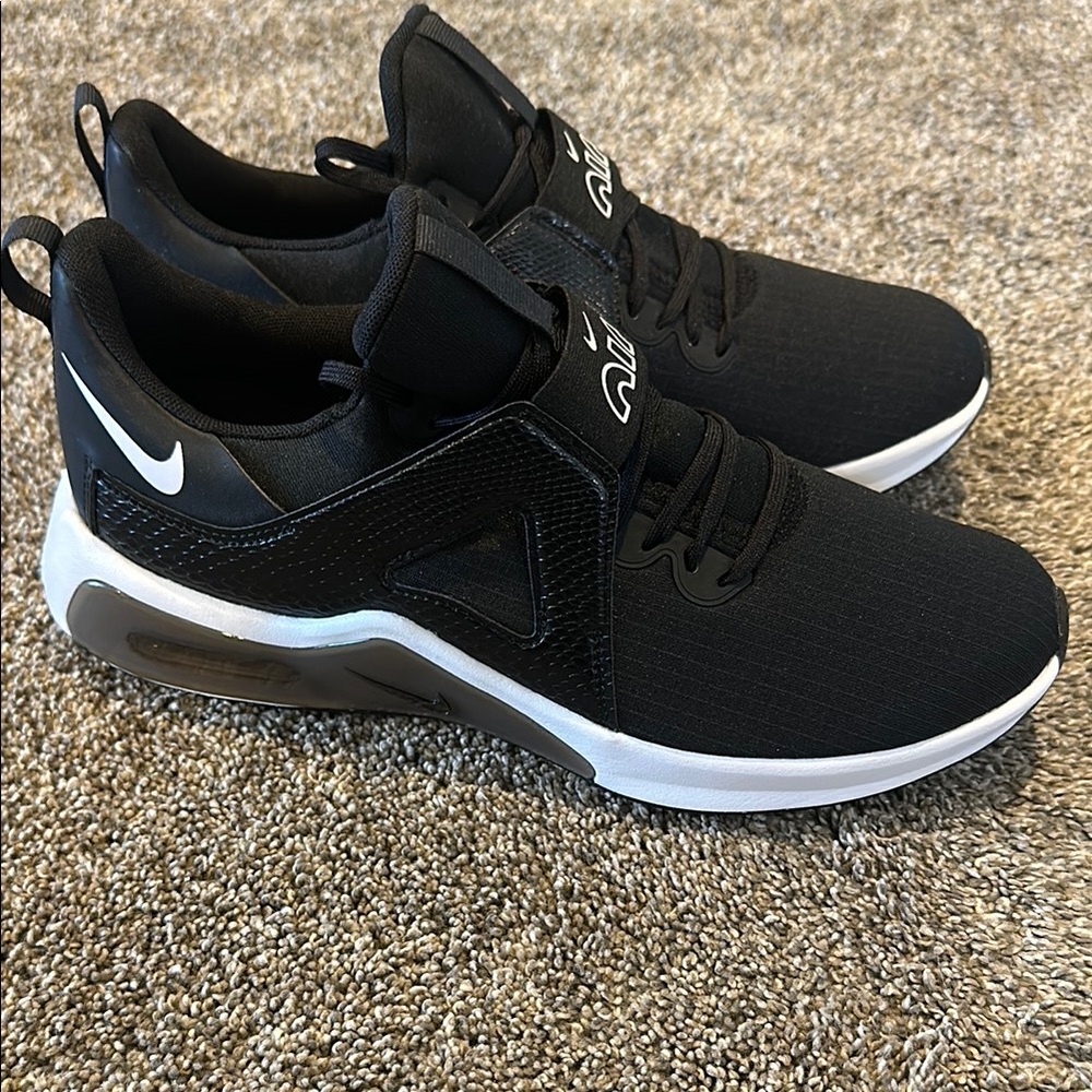 Nike Men's Black Athletic Shoes
